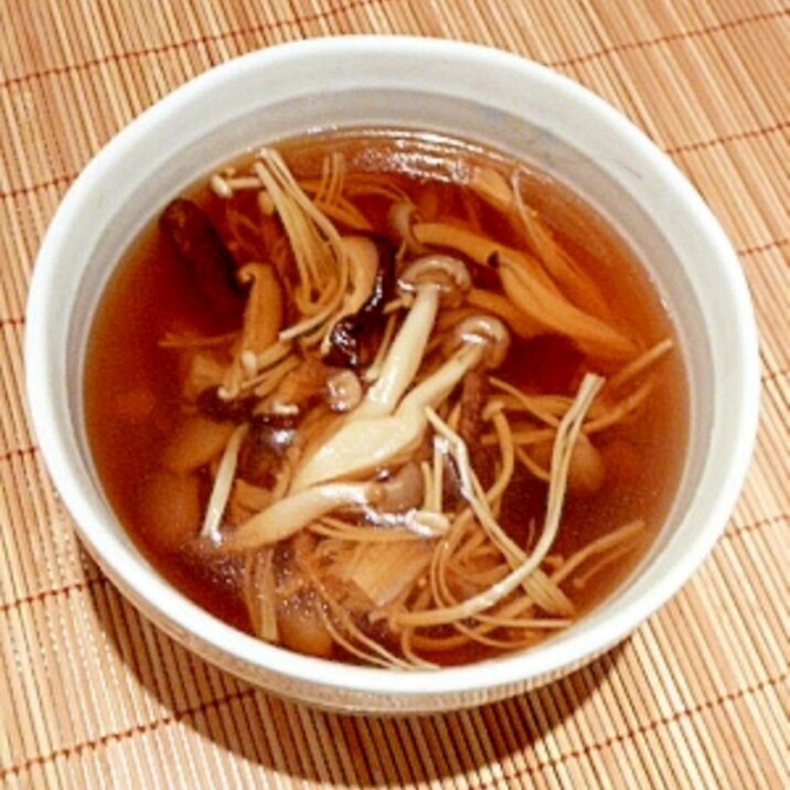 干しきのこで作る 栄養満点 きのこ汁 レシピ 作り方 By まめもにお 楽天レシピ 干しきのこで作る 栄養満点 きのこ汁 レシピ 作り方 By まめもにお 楽天レシピ